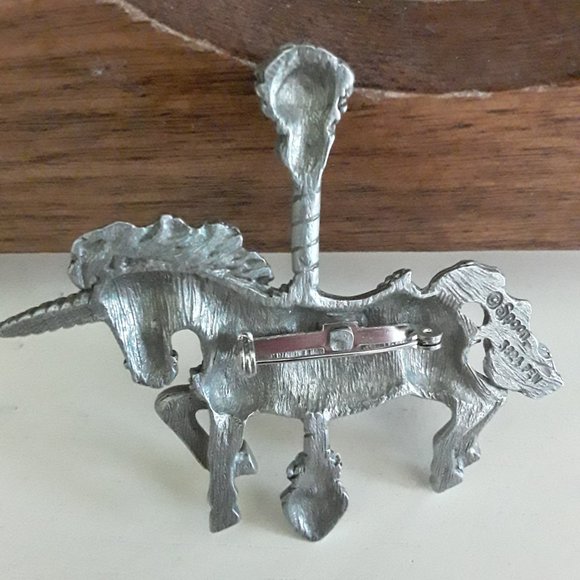 Vintage SPOON Pewter Carousel Unicorn Pin - UNISEX - Picture 4 of 4